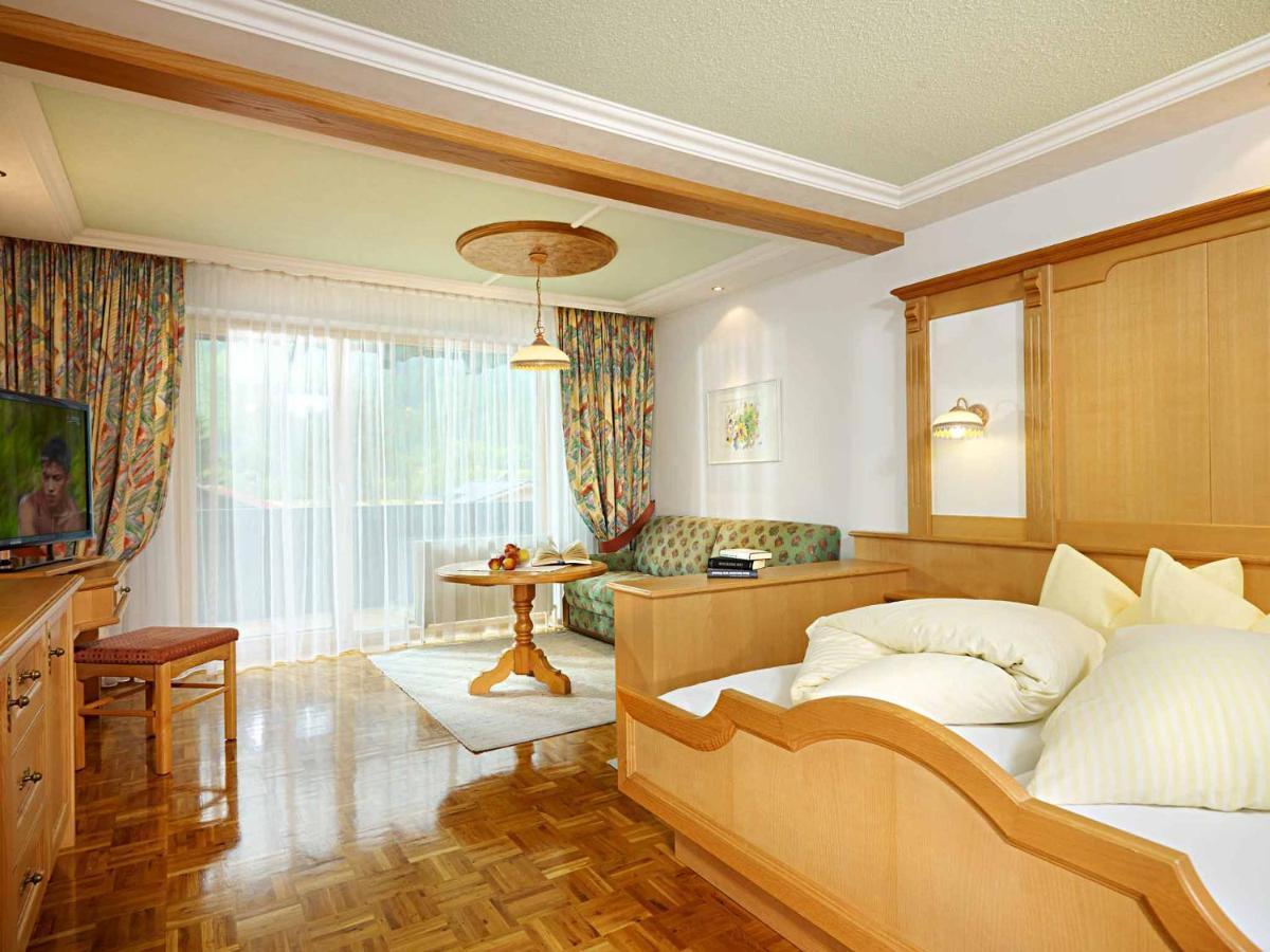 Hirschen Wohlfuehlhotel Schoppernau Luaran gambar