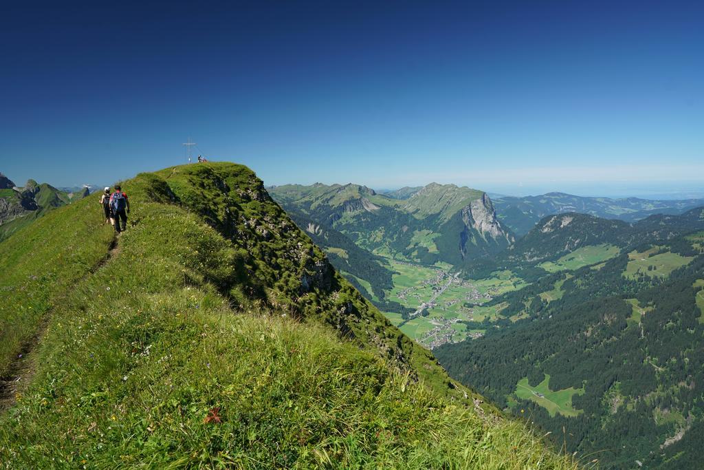 Hirschen Wohlfuehlhotel Schoppernau Luaran gambar