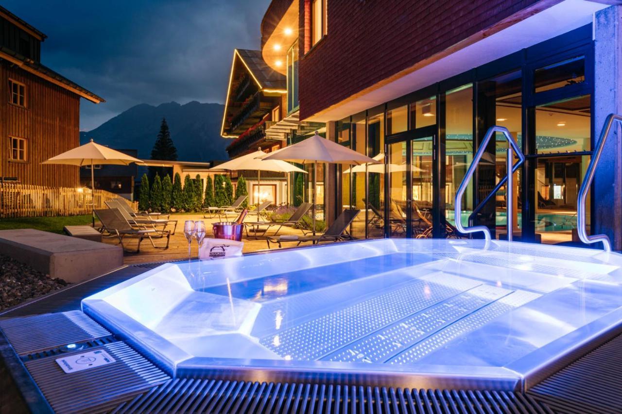 Hirschen Wohlfuehlhotel Schoppernau Luaran gambar