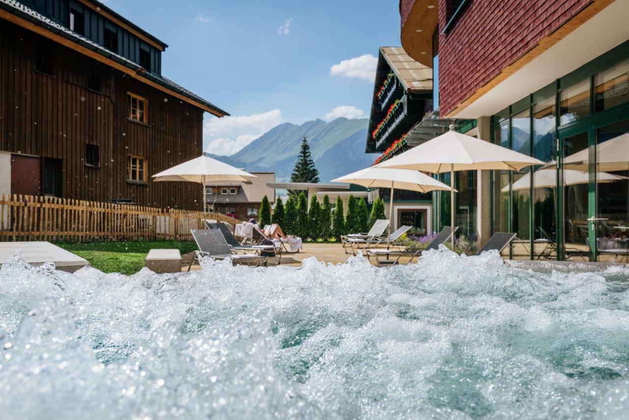 Hirschen Wohlfuehlhotel Schoppernau Luaran gambar